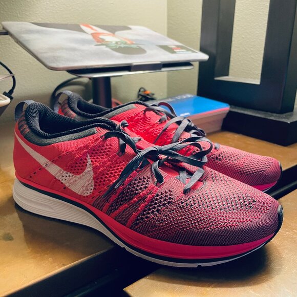 NEW Nike Flyknit Trainer Men's Shoes Flash Pink Grey Charcoal 6.5 US 532984-611 - Picture 4 of 15